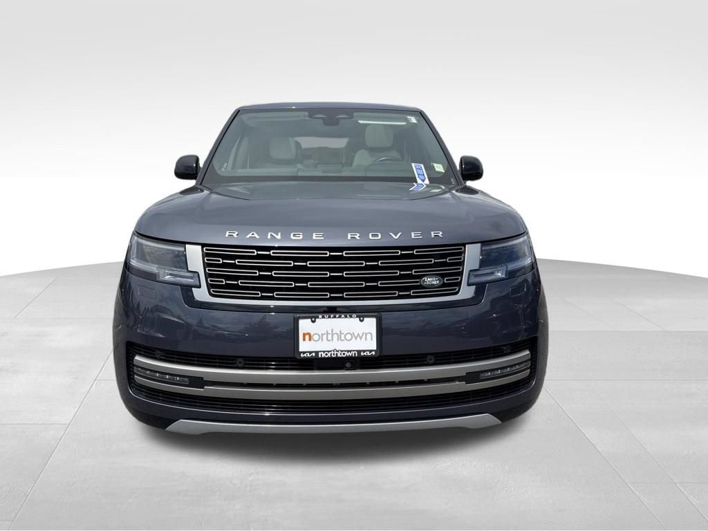 Used 2024 Land Rover Range Rover SE AWD/4WD image 2