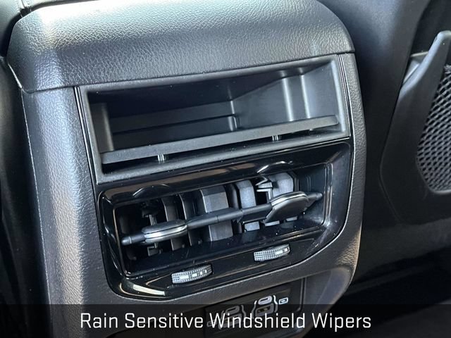 Used 2022 Jeep Grand Cherokee Altitude AWD/4WD image 19