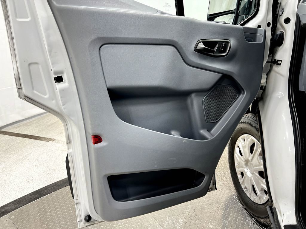 Used 2018 Ford Transit 350 XLT image 12
