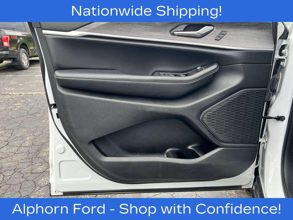Used 2023 Jeep Grand Cherokee Limited AWD/4WD image 10