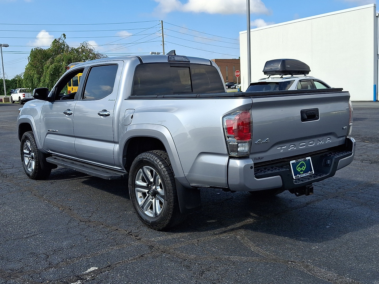 Used 2018 Toyota Tacoma Limited AWD/4WD image 4