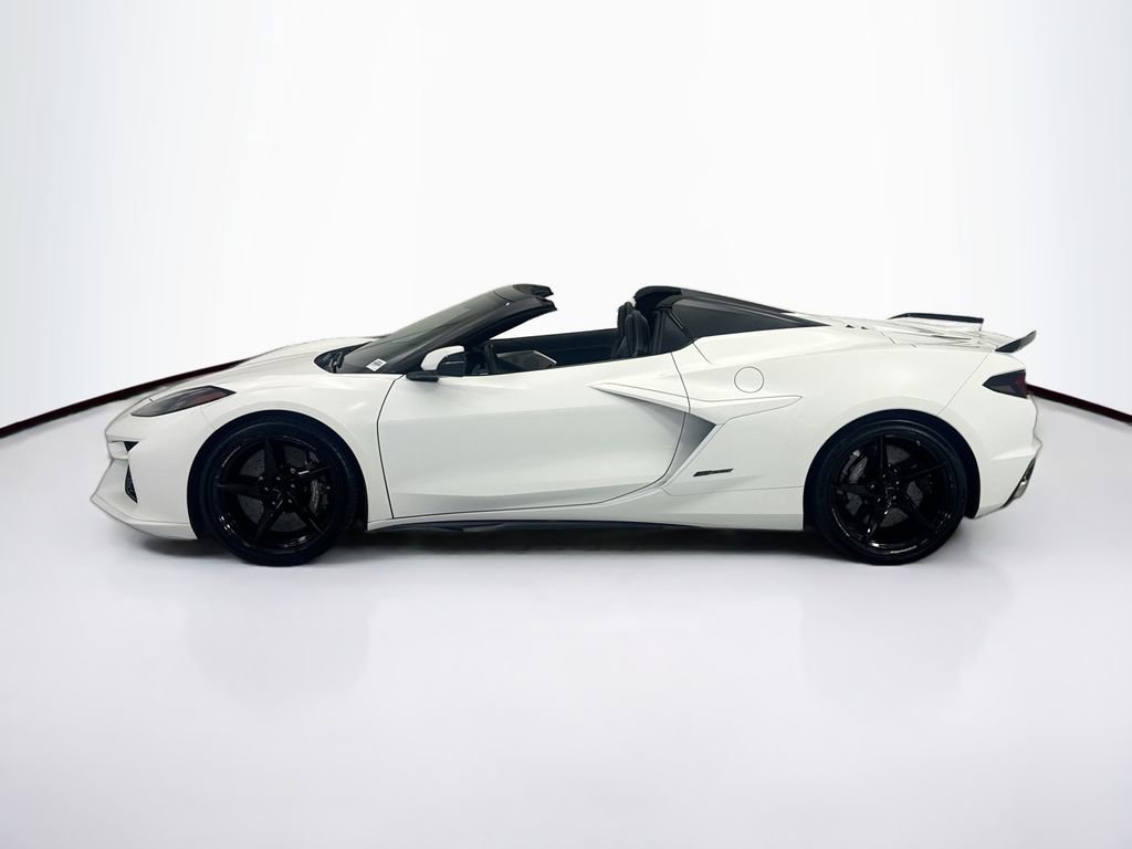 Used 2025 Chevrolet Corvette E-Ray AWD/4WD image 8