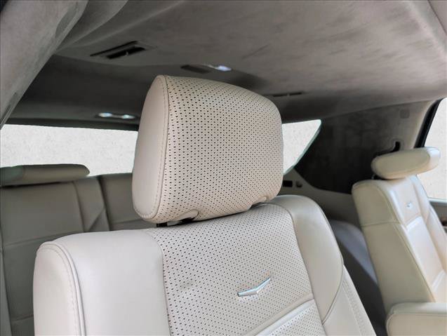 Used 2021 Cadillac Escalade Premium Luxury Platinum AWD/4WD image 17