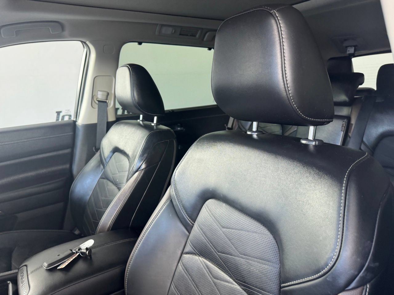 Used 2025 Nissan Pathfinder Platinum w/ Cargo Package FWD image 10