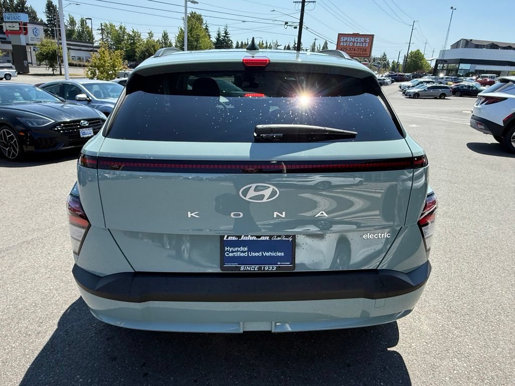 Certified 2025 Hyundai Kona SEL FWD image 4