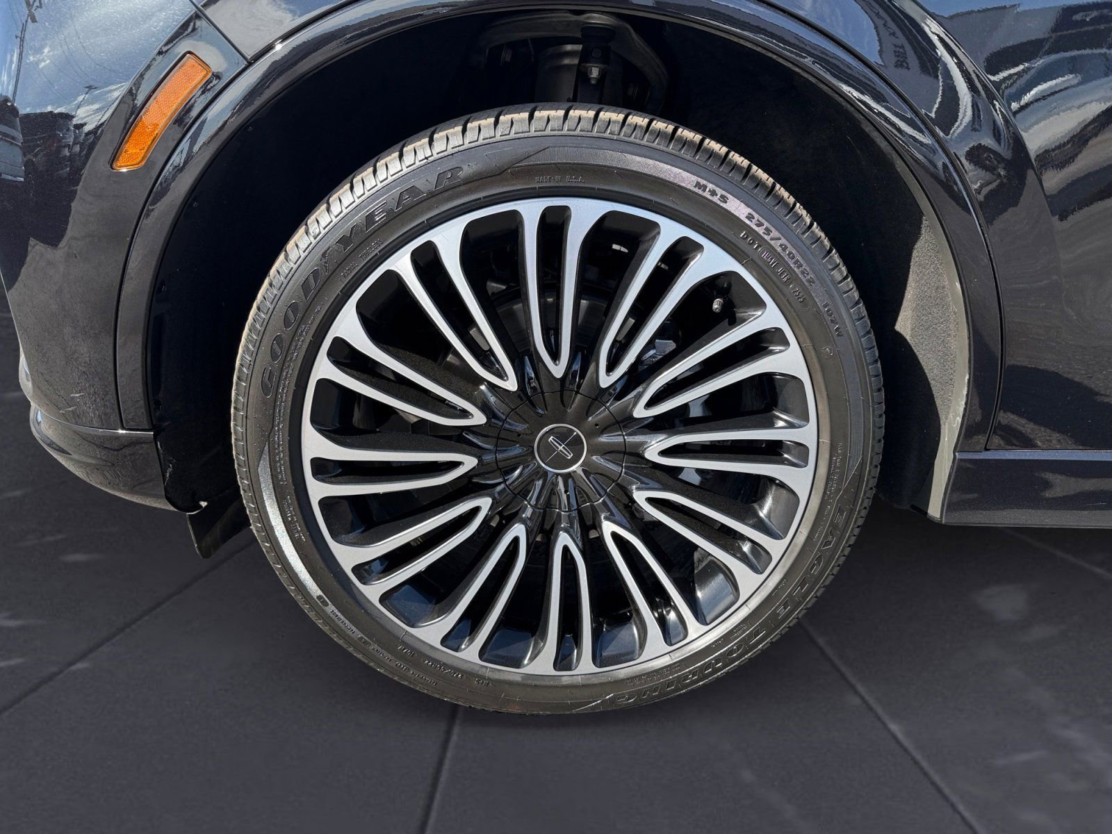 Certified 2025 Lincoln Aviator Black Label image 14