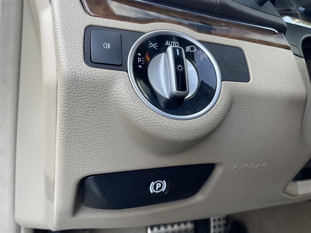 Used 2013 Mercedes-Benz E 350 Coupe w/ Premium 2 Pkg image 34