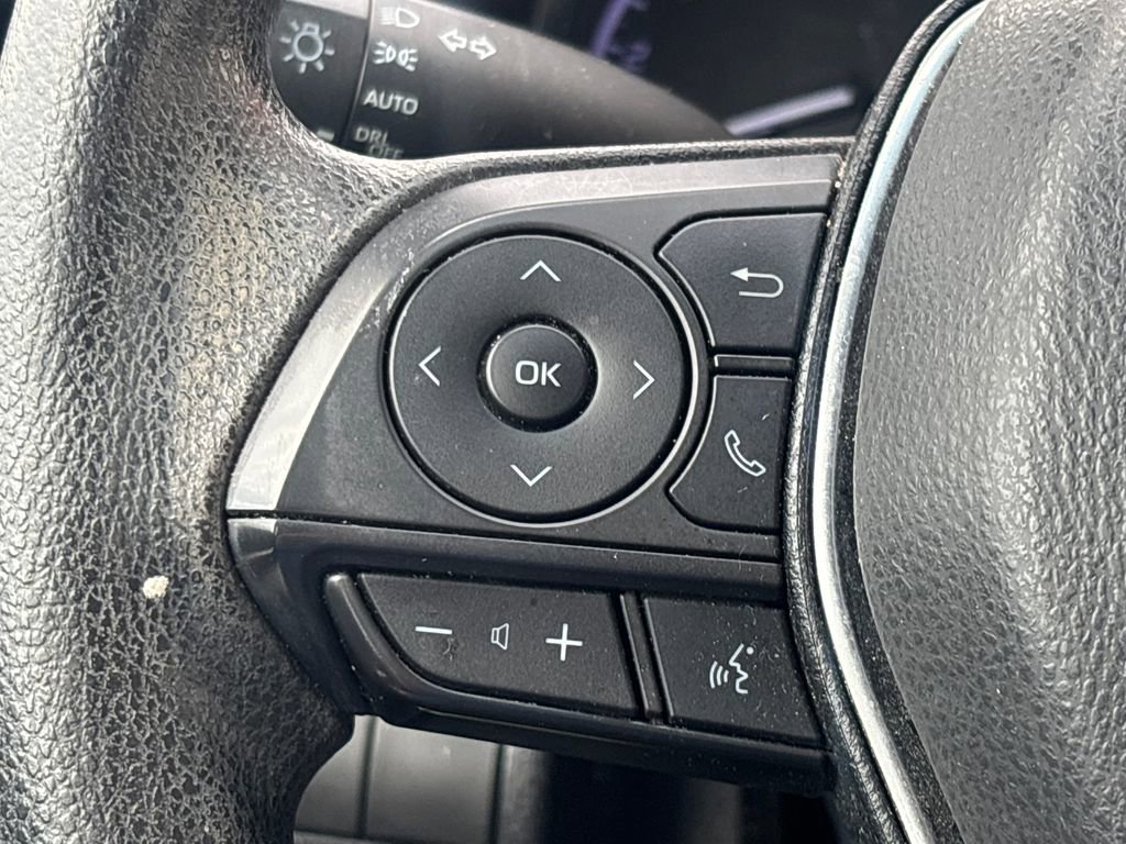 Used 2019 Toyota Camry LE FWD image 27