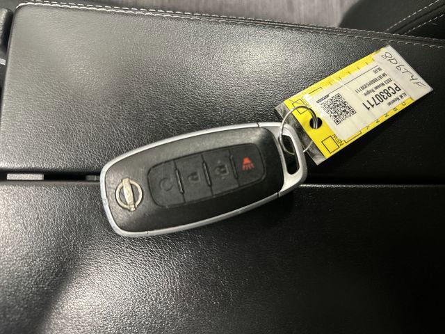 Used 2023 Nissan Rogue SV image 34