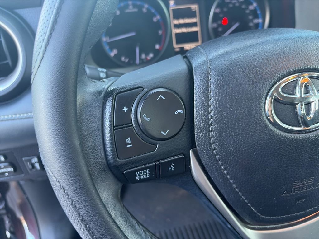 Used 2018 Toyota RAV4 XLE image 17