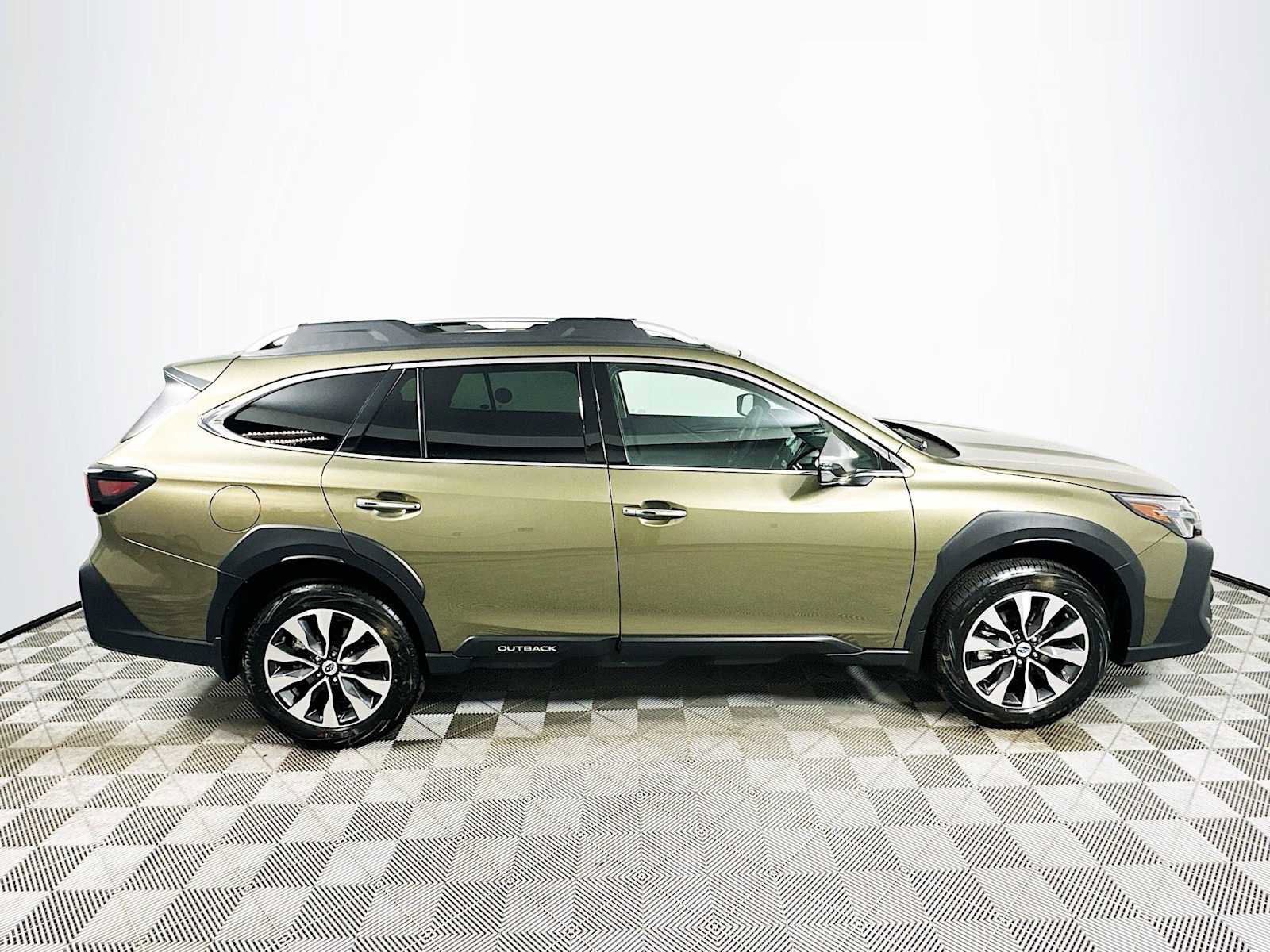 New 2025 Subaru Outback Touring XT image 8
