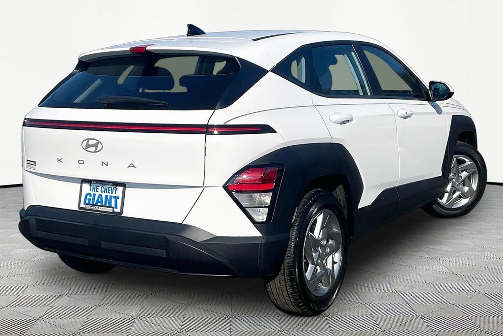 Used 2024 Hyundai Kona SE image 7