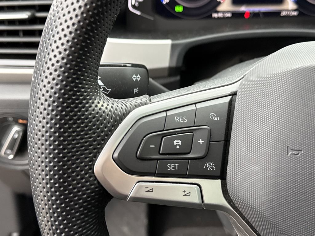 Used 2023 Volkswagen Atlas Cross Sport SEL R-Line image 23