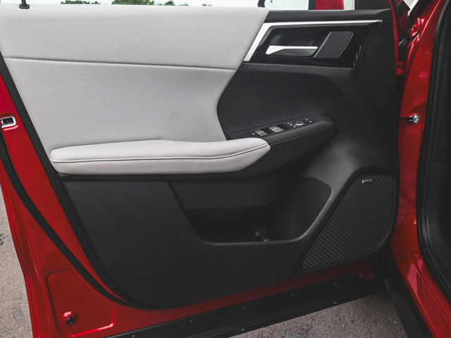 New 2025 Mitsubishi Outlander SE image 8