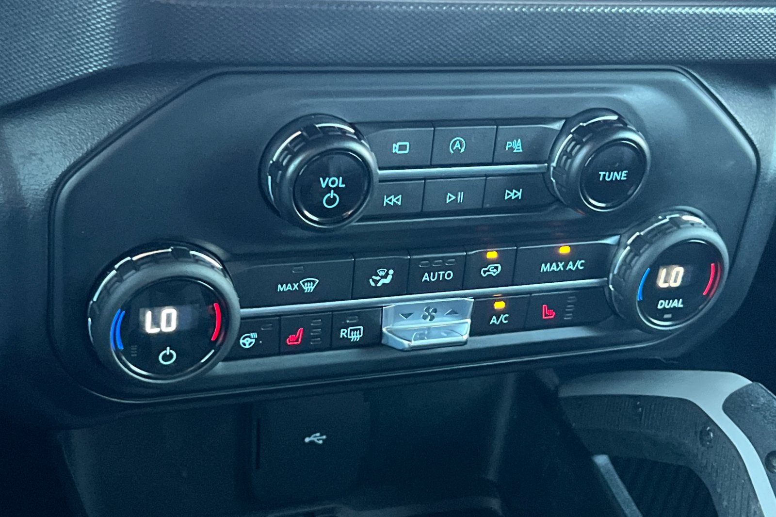 Certified 2021 Ford Bronco First Edition AWD/4WD image 23