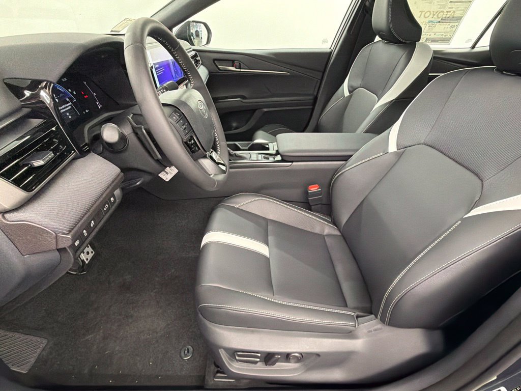 New 2026 Toyota Camry SE FWD image 18