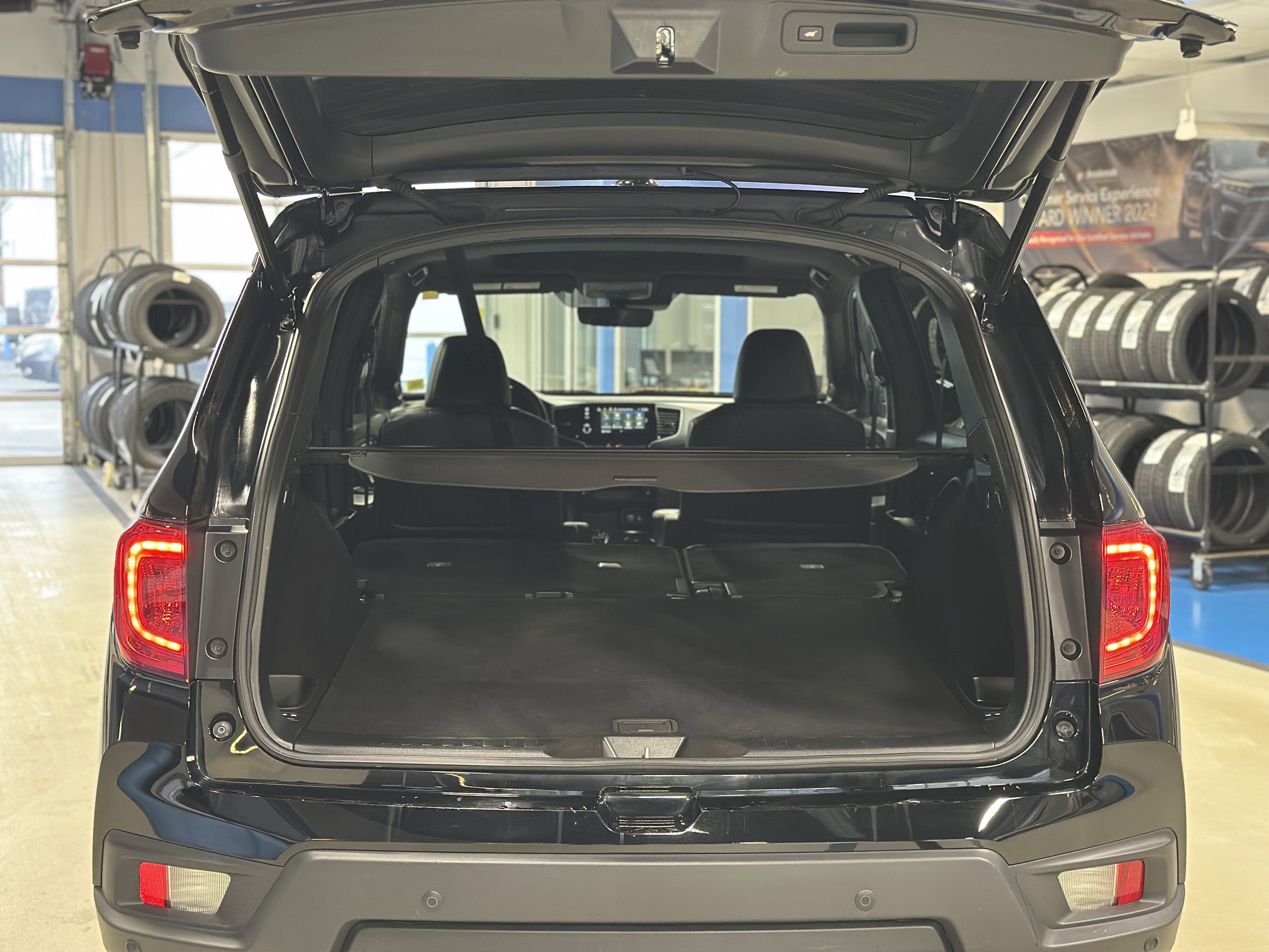 Used 2023 Honda Passport EX-L image 6