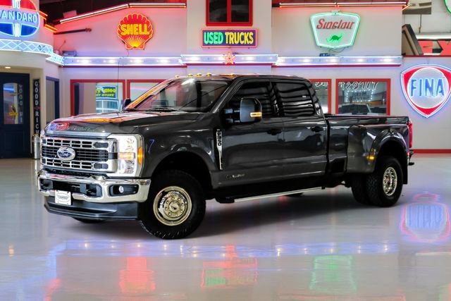 Used 2023 Ford F350 XLT w/ FX4 Off-Road Package AWD/4WD image 2