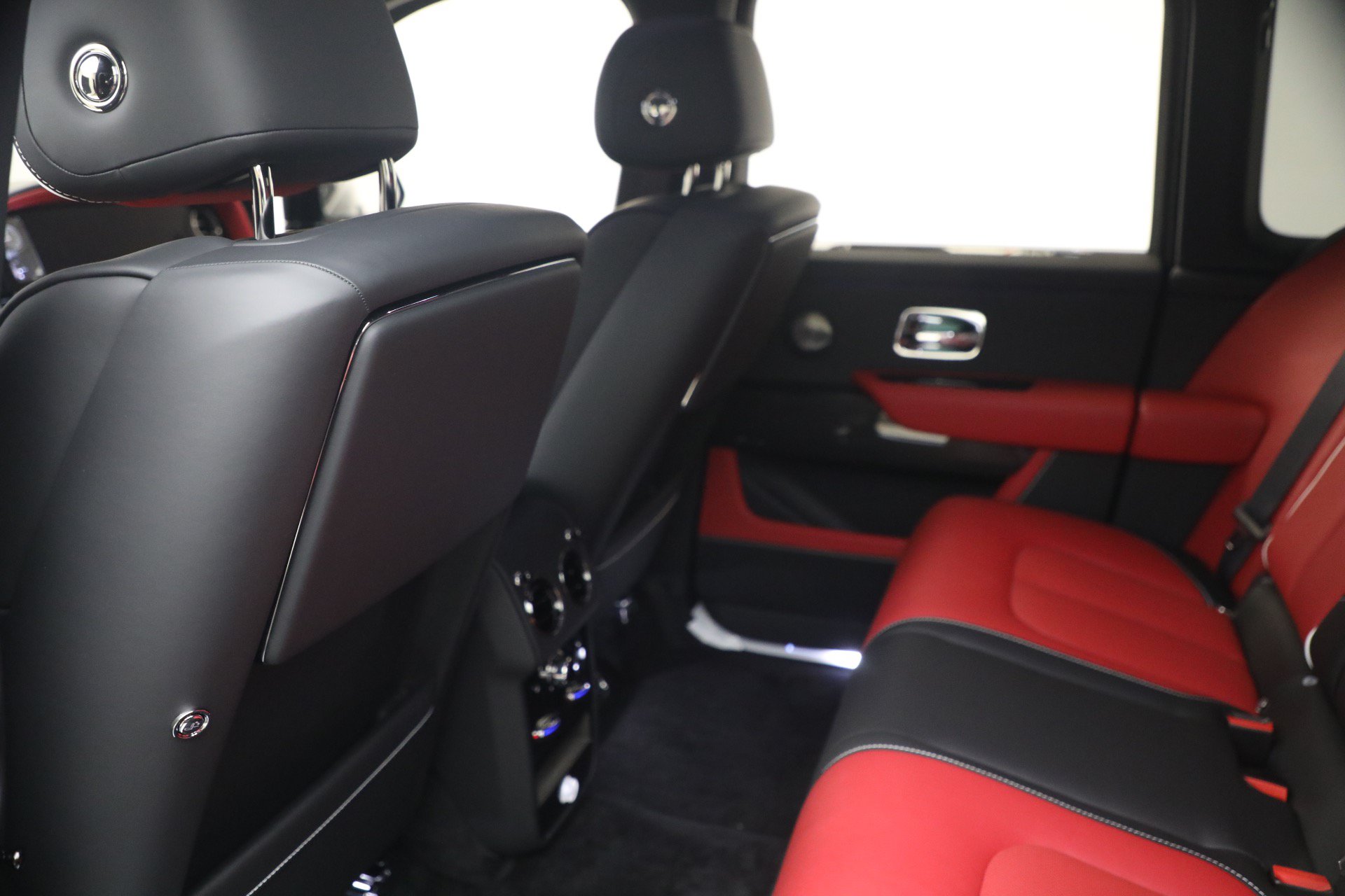 New 2027 Rolls-Royce Cullinan Black Badge AWD/4WD image 24