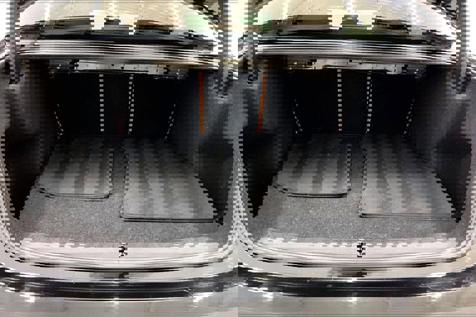 Used 2019 BMW 330i Sedan w/ M Sport Package image 10