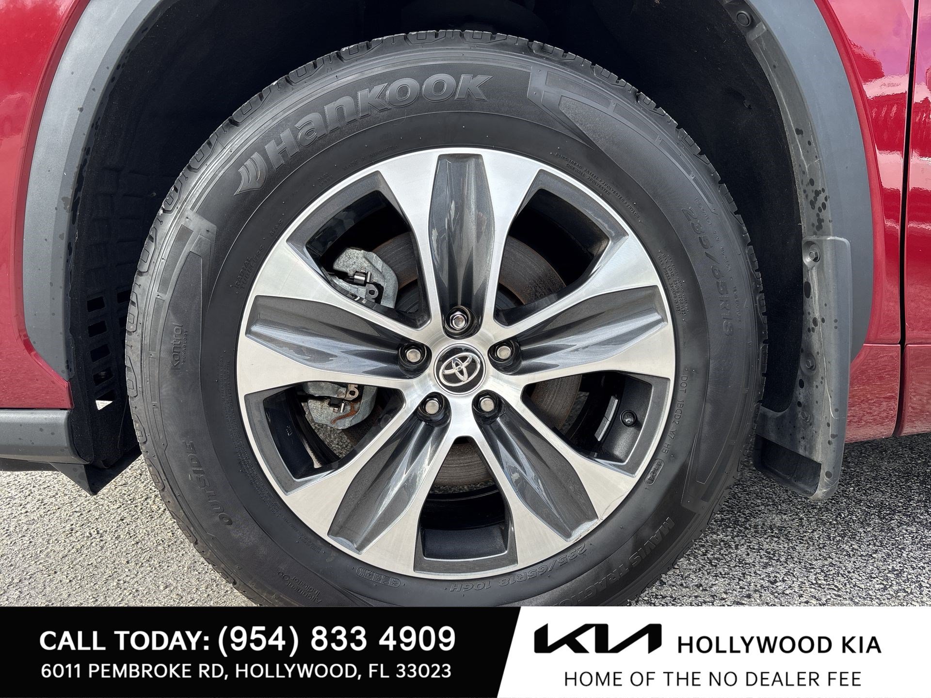 Used 2025 Toyota Highlander XLE AWD/4WD image 19