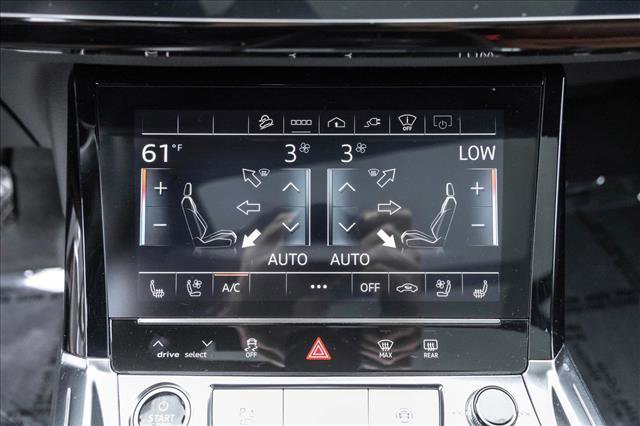 Used 2022 Audi e-tron Prestige w/ Prestige Package AWD/4WD image 19
