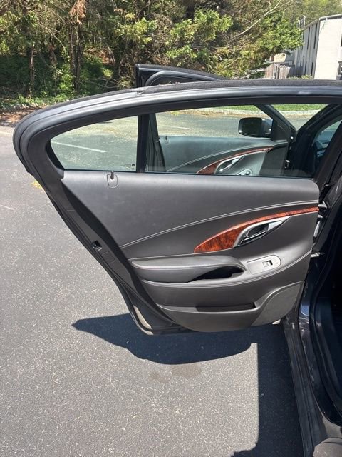 Used 2013 Buick LaCrosse Premium w/ Entertainment Package FWD image 18
