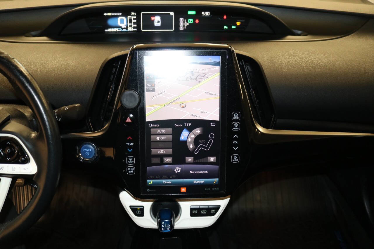 Used 2017 Toyota Prius Prime Advanced image 38