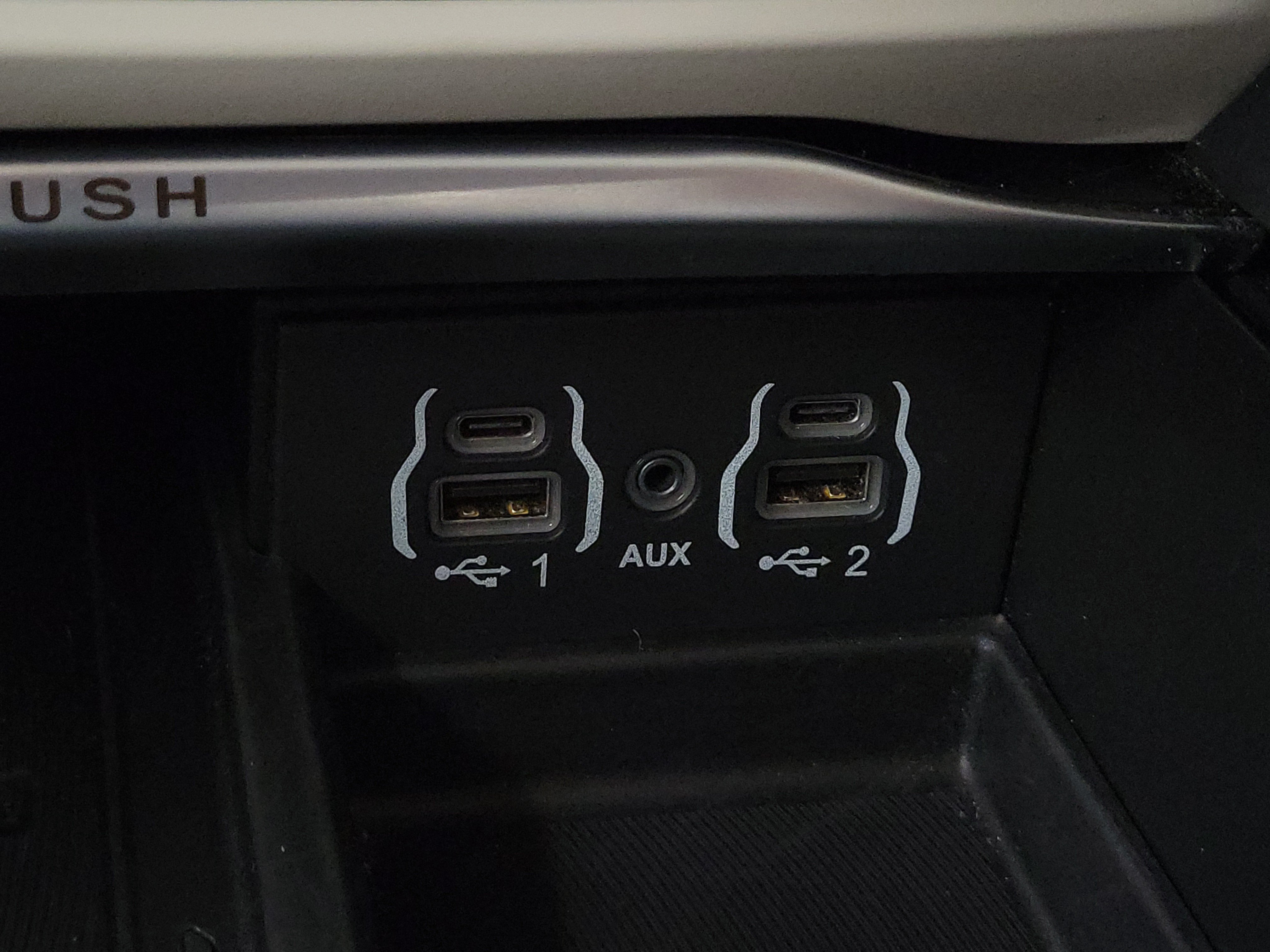 Used 2023 Chrysler Pacifica Limited FWD image 20