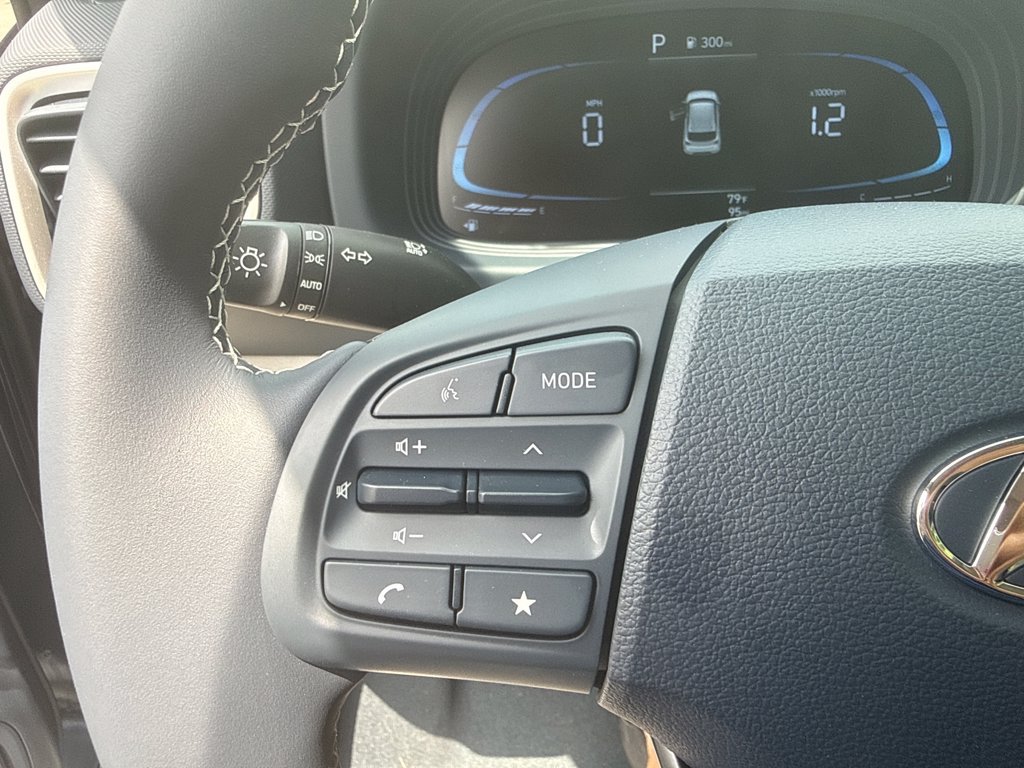 New 2026 Hyundai Venue SEL FWD image 14