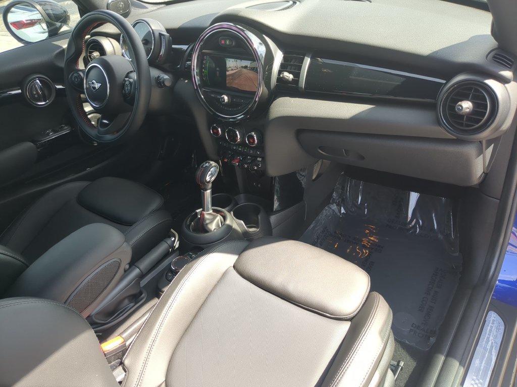 Used 2019 MINI Cooper S w/ Signature Upholstery Package FWD image 11