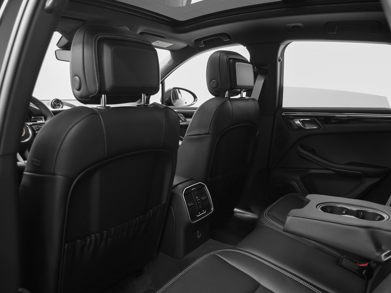 New 2026 Porsche Macan image 43