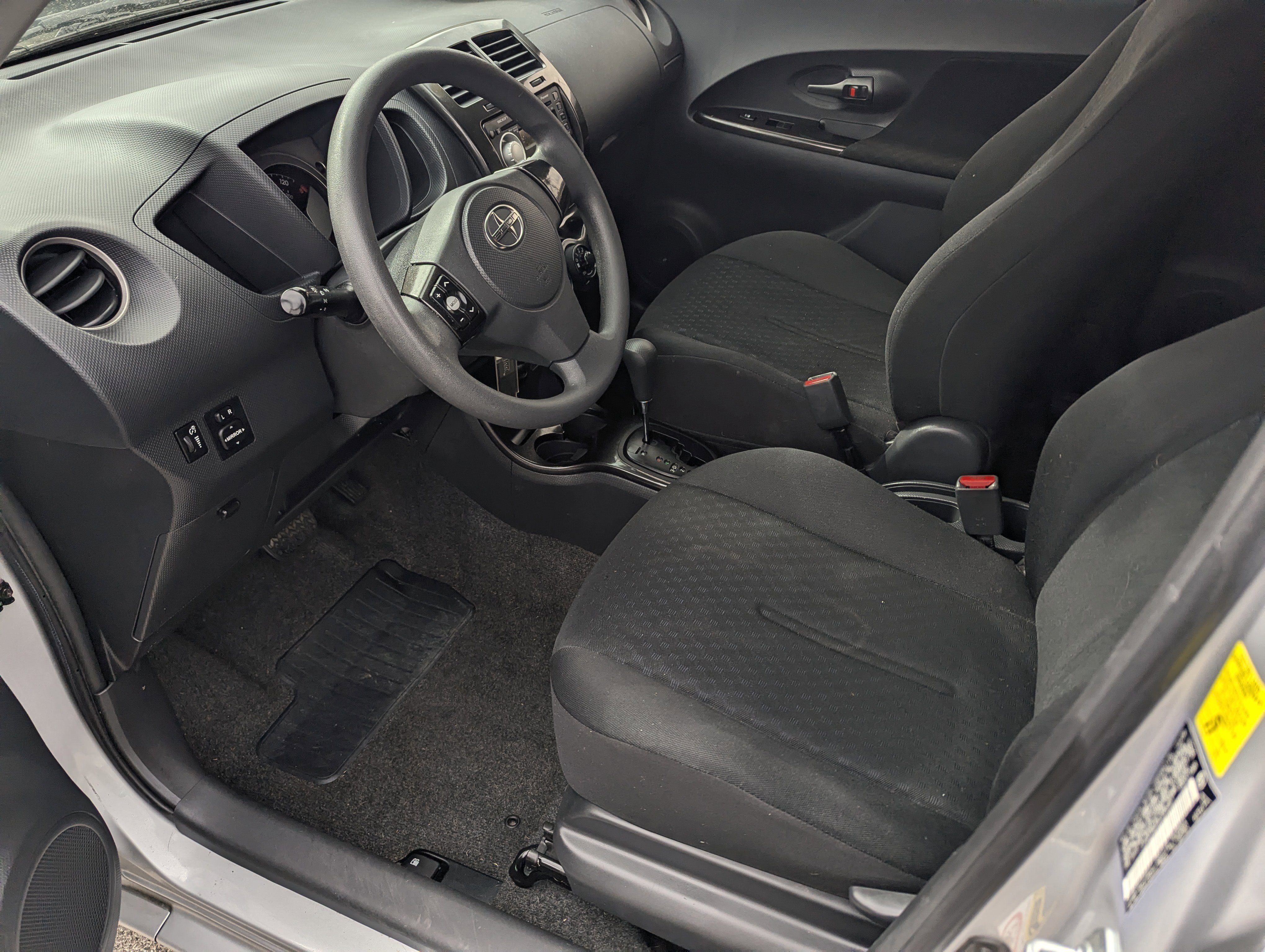 Used 2010 Scion xD image 9