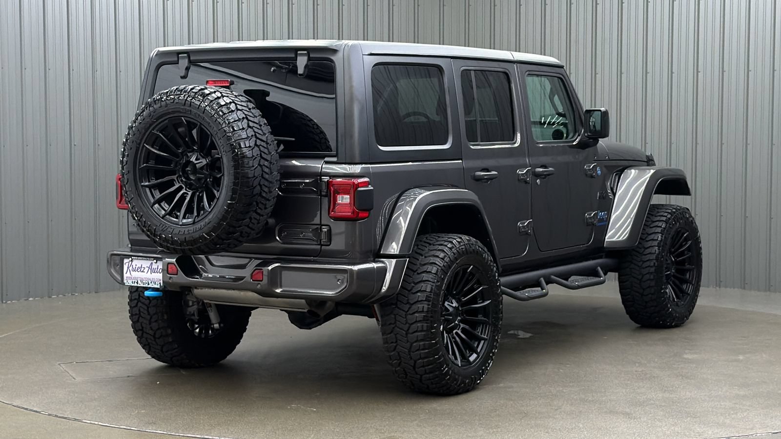 Used 2024 Jeep Wrangler Unlimited w/ Convenience Group AWD/4WD image 5