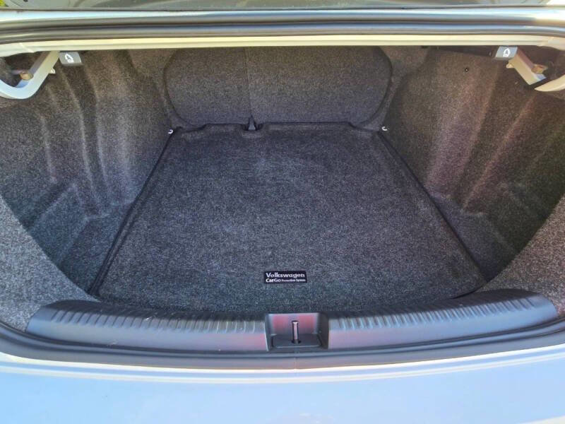 Used 2017 Volkswagen Jetta S image 17