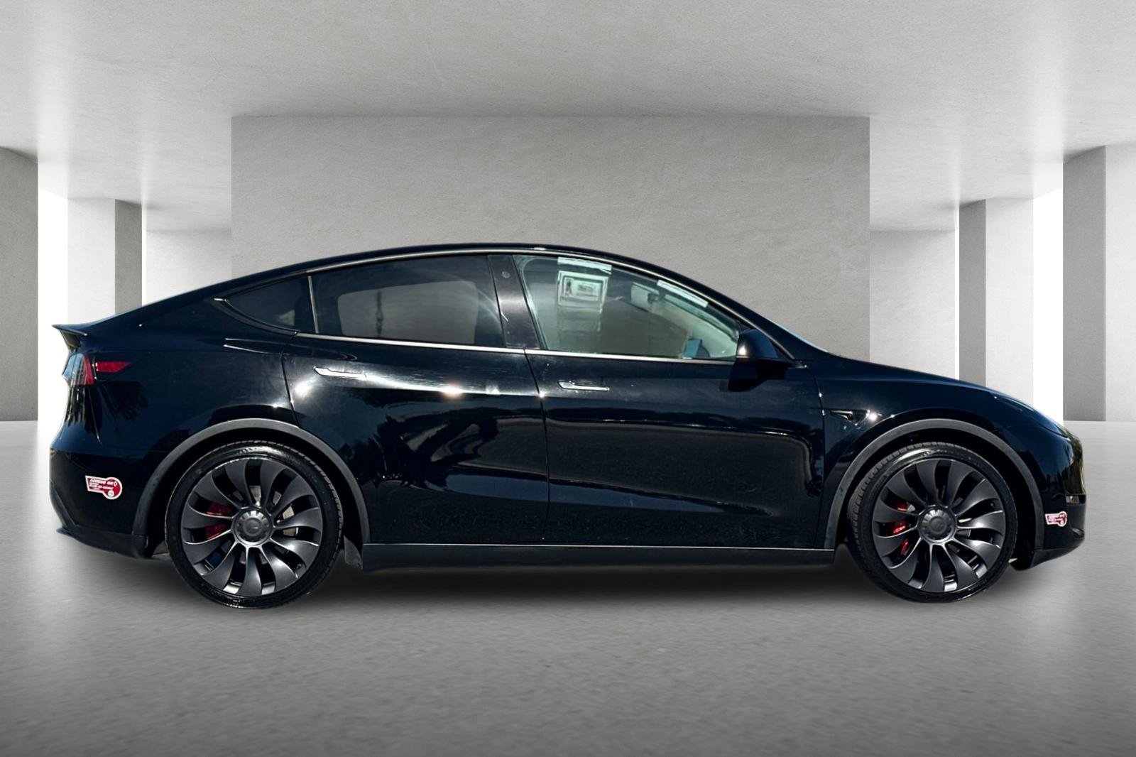 Used 2023 Tesla Model Y Performance AWD/4WD image 3