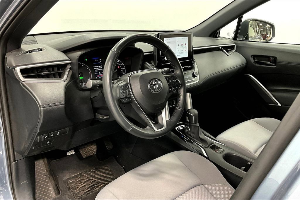 Used 2023 Toyota Corolla Cross SE image 16