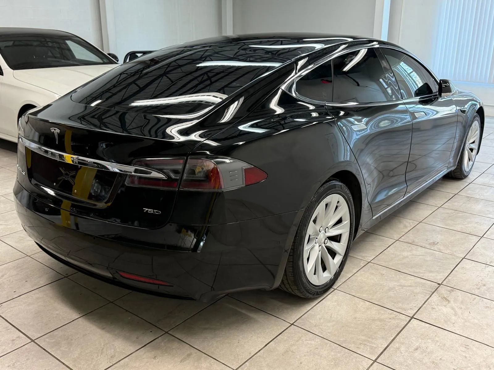 Used 2018 Tesla Model S 75D image 8