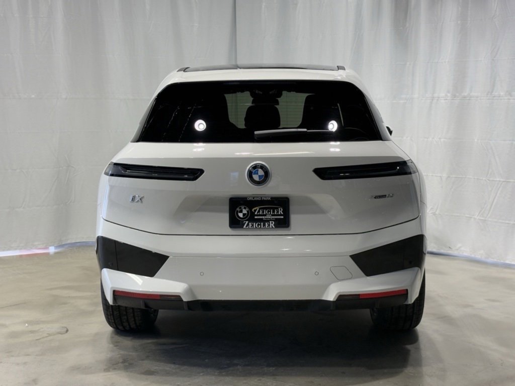 Used 2025 BMW iX xDrive50 w/ Sport Package image 5