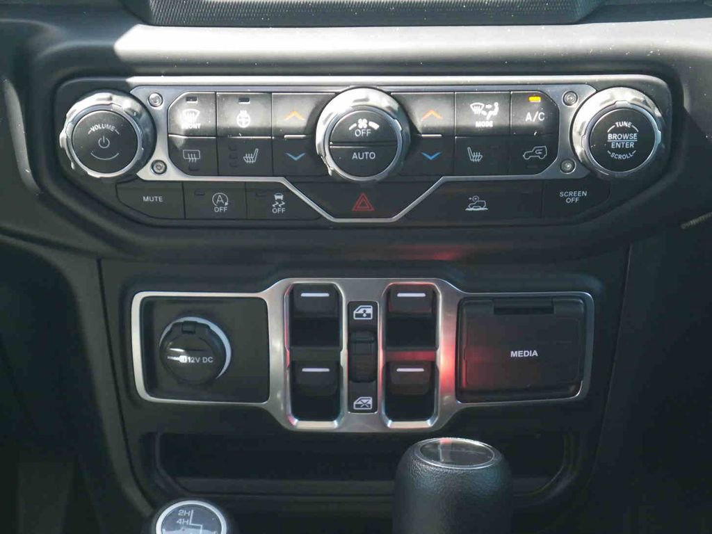 Certified 2023 Jeep Gladiator Willys image 8