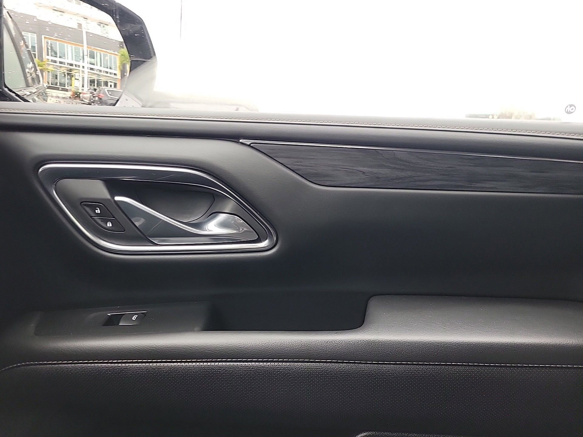 Used 2023 GMC Yukon SLT image 24