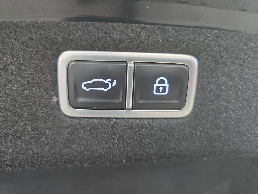Used 2023 Genesis G70 3.3T w/ Sport Prestige Package AWD/4WD image 26