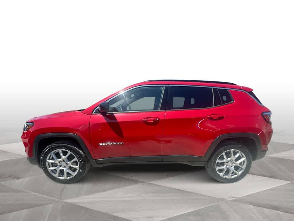 Used 2023 Jeep Compass Latitude image 5