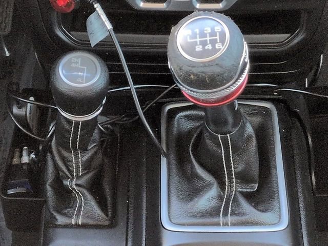 Used 2018 Jeep Wrangler Unlimited Sahara AWD/4WD image 19