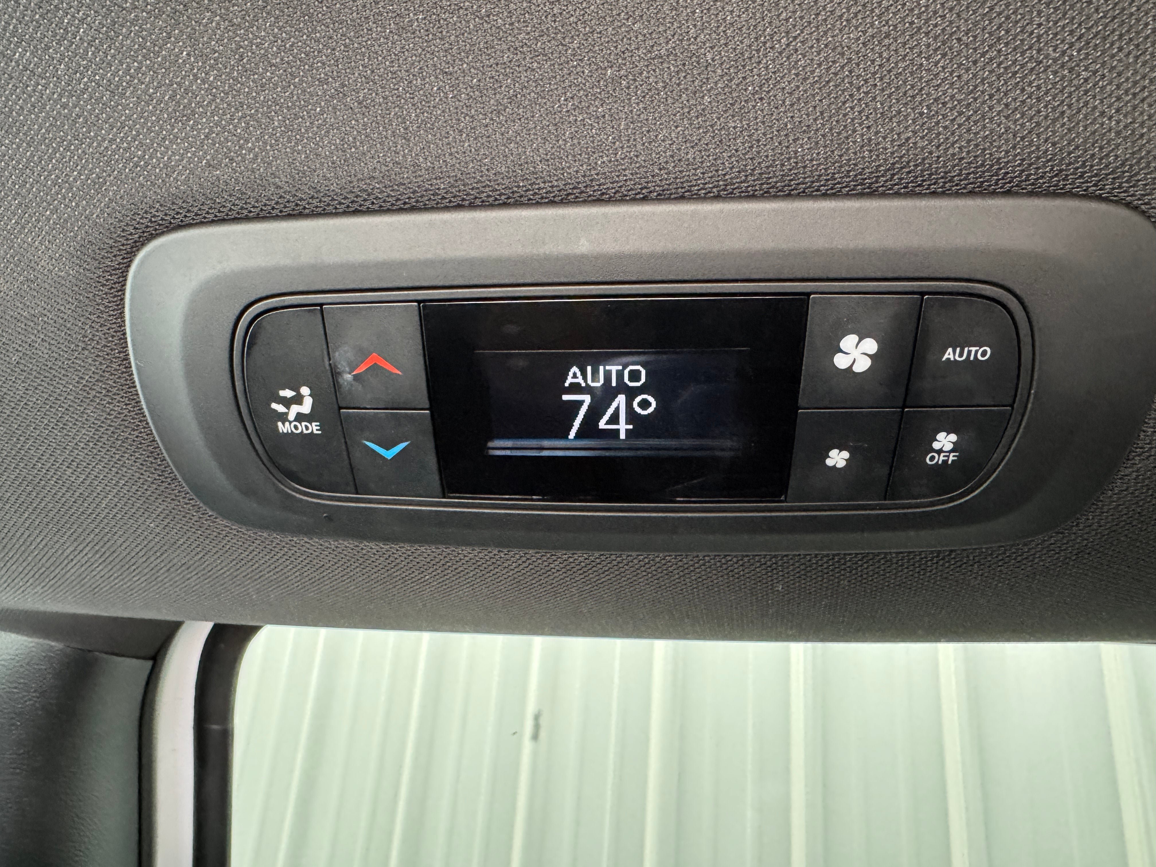 Used 2025 Chrysler Pacifica Select FWD image 27