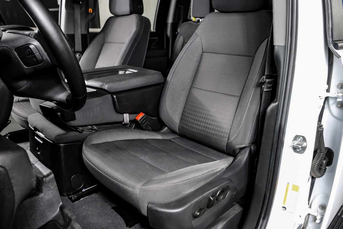 Used 2025 Chevrolet Silverado 2500 LT AWD/4WD image 30