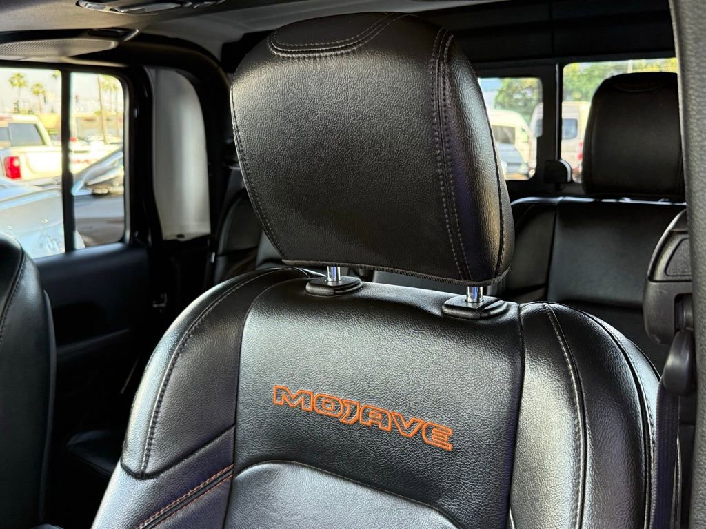 Used 2023 Jeep Gladiator Mojave image 2