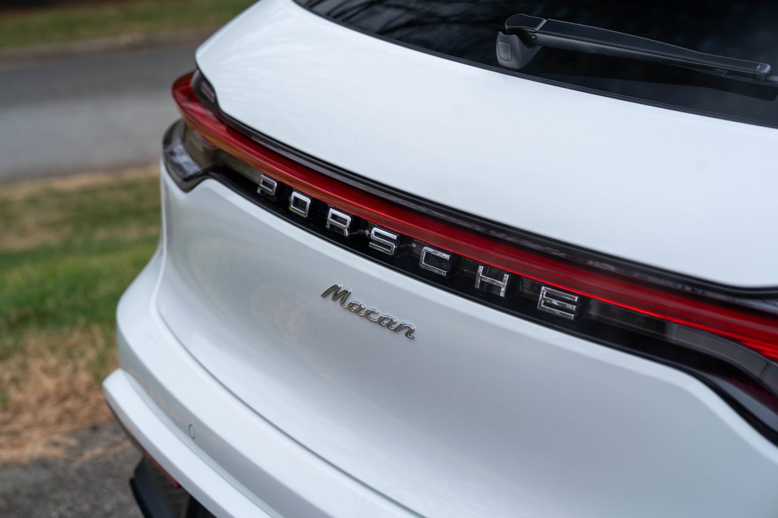 Certified 2025 Porsche Macan image 15