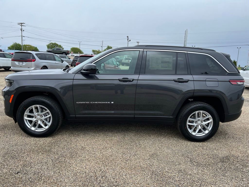 New 2026 Jeep Grand Cherokee Laredo X AWD/4WD image 2