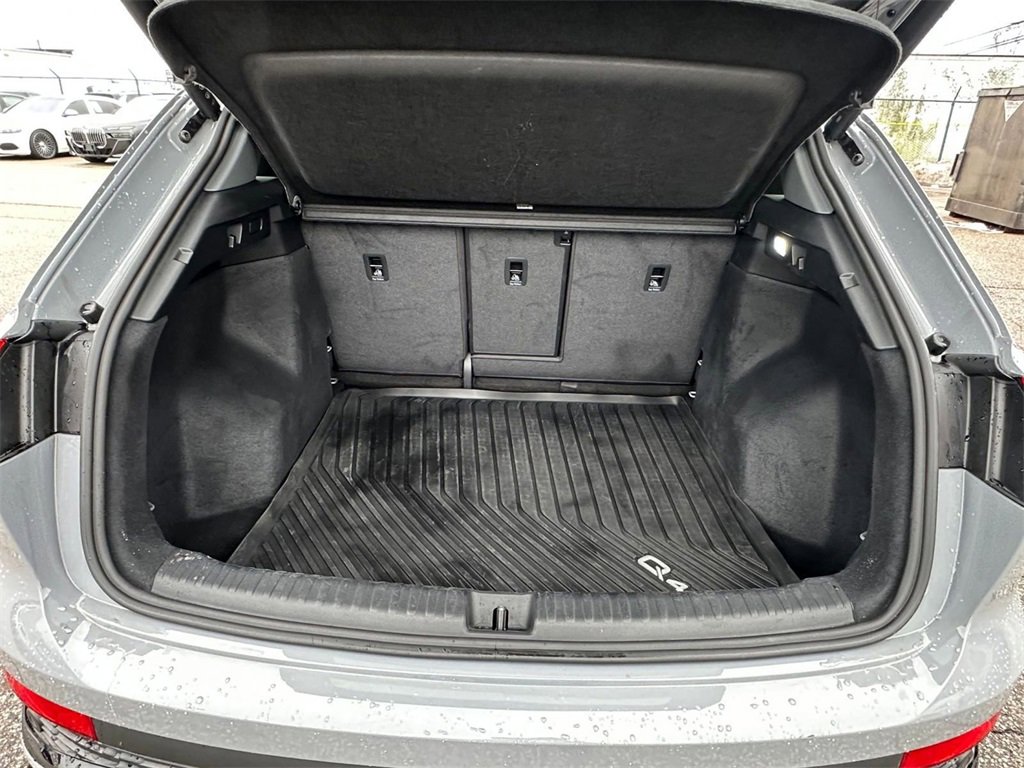 Used 2024 Audi Q4 e-tron Premium image 31